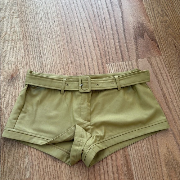 Lioness shorts - Picture 1 of 3